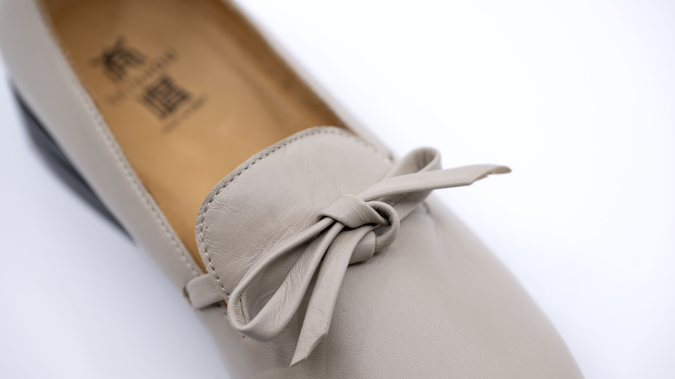 Seishou expands its line with women's shoes